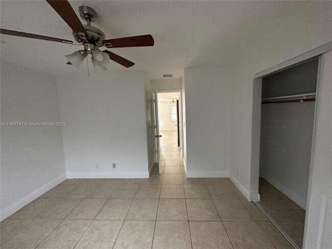 Foto del edificio - 80 NE 36th Ct