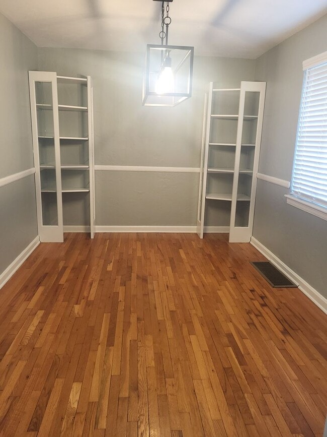 Foto del edificio - Beautiful 3 bedroom house in Brookline