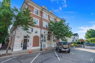 Building Photo - 730 Penniman Ave