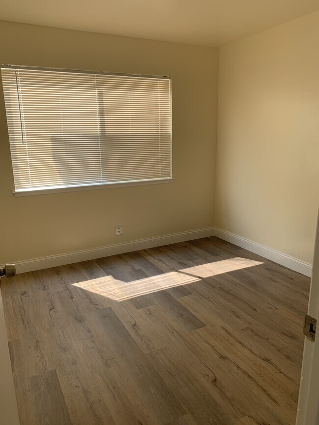 Foto del edificio - 743 Golden Oak Ct