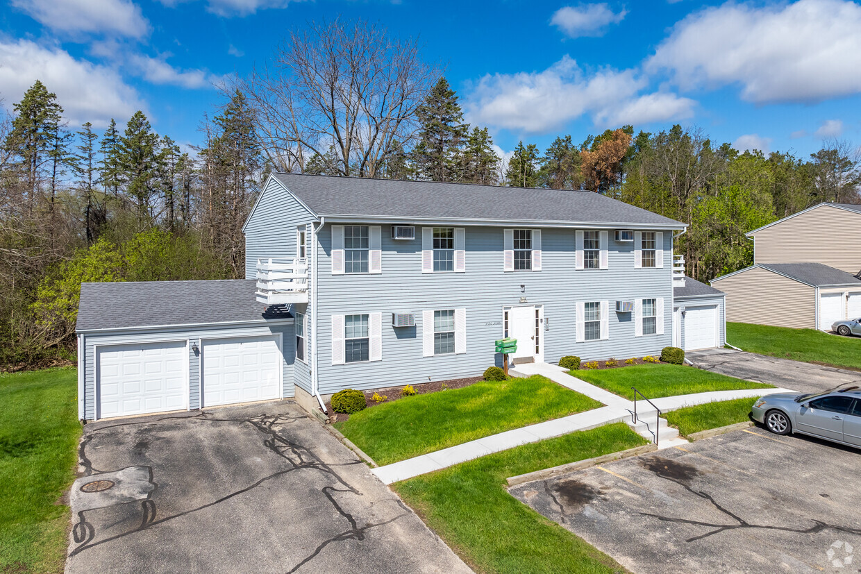 Primary Photo - Germantown Evergreen Apartments