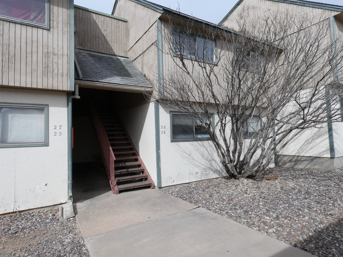Primary Photo - 2709 Leslie Rd