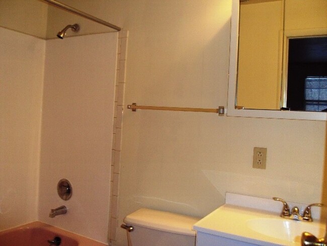 Interior Photo - Sheridan Park and Holiday Manor