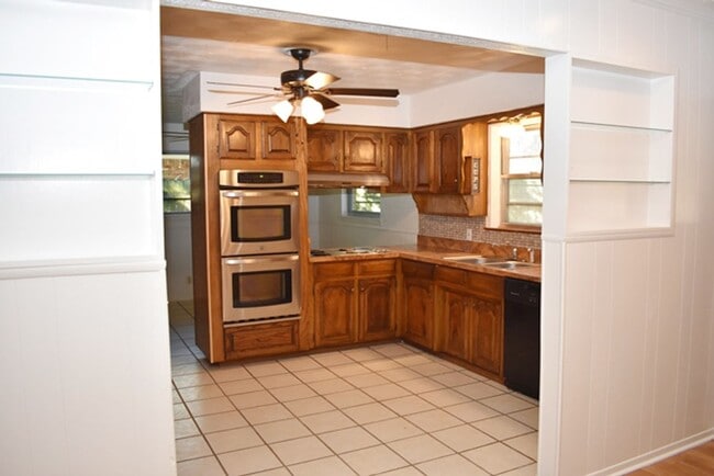 Foto del edificio - 612 Hillview Dr