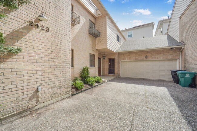 Building Photo - 2423 Nantucket Dr