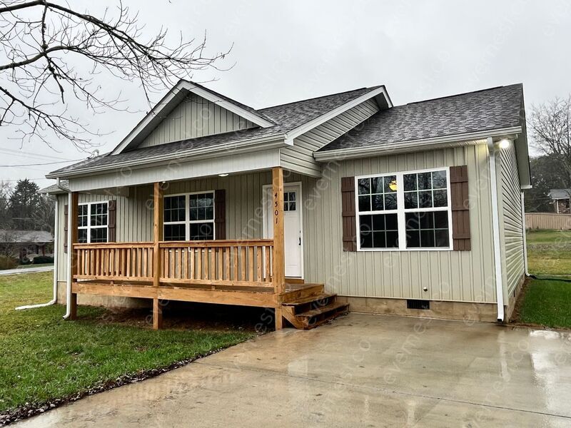 Primary Photo - 4501 Crestway Dr