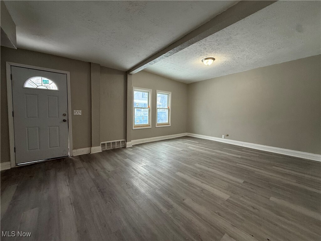 7508 Neville Ave Cleveland, OH 44102 – photo 2