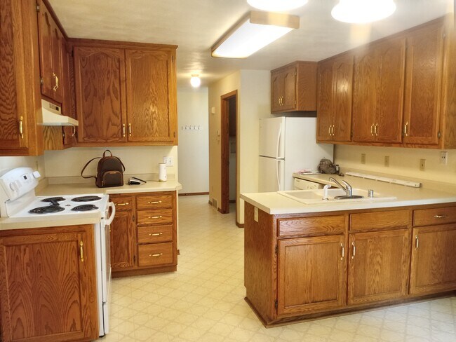 Cocina - W3181 Westowne Ct