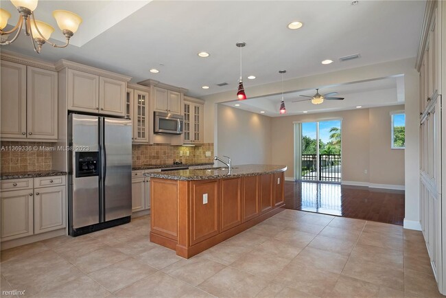 Foto del edificio - 3 br, 3.5 bath Townhome - 3931 Coral Heigh...