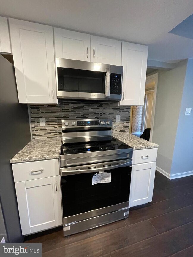 Foto del edificio - 10214 BUSHMAN Dr