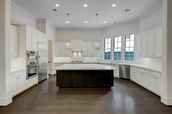 Foto del edificio - 7505 Awty School Ln