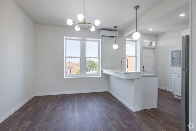 2BR, 1BA - 960SF - Dining Room - Newly Renovated - Parking, Utilities Included
