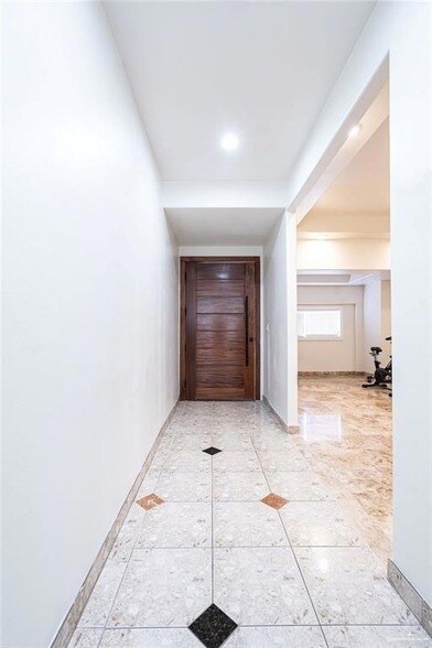 Foto del edificio - 408 E Redbud Ave