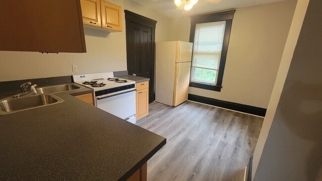 Building Photo - 84 Bittman St