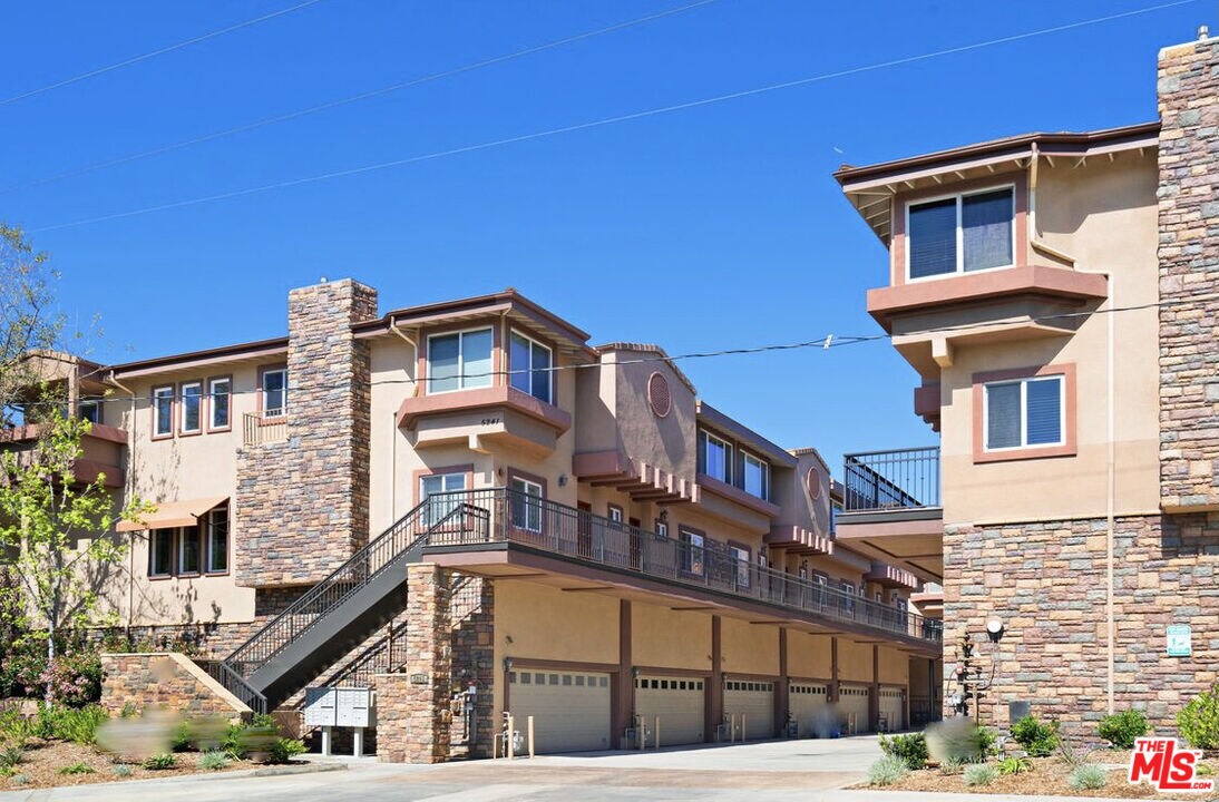 5241 Colodny Dr Unit 204, Agoura Hills, CA 91301 Condo for Rent in