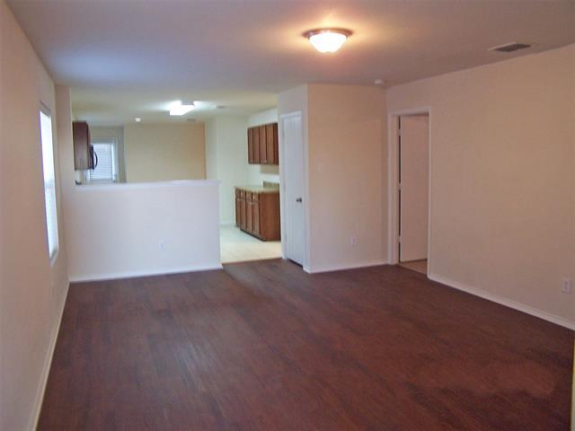 Foto del edificio - 8844 Valley River Dr