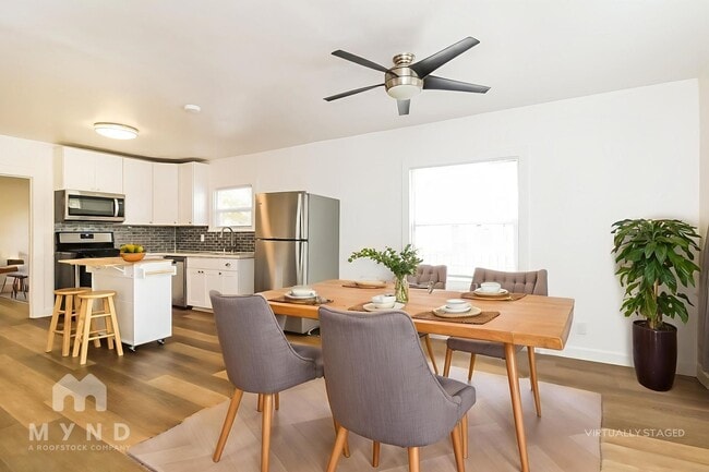 Building Photo - 702 Dixieanne Ave