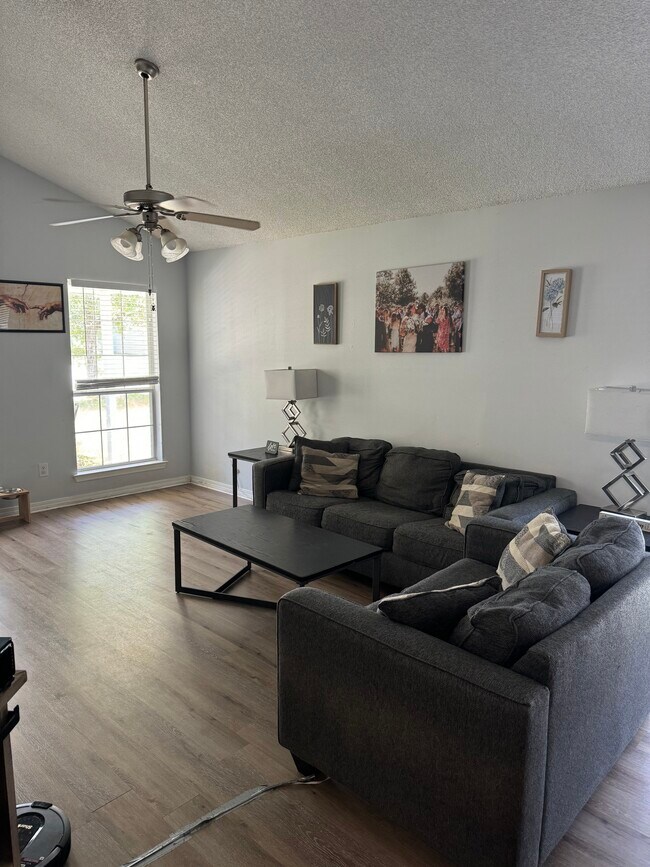 Foto del edificio - 3017 N 25th Ave