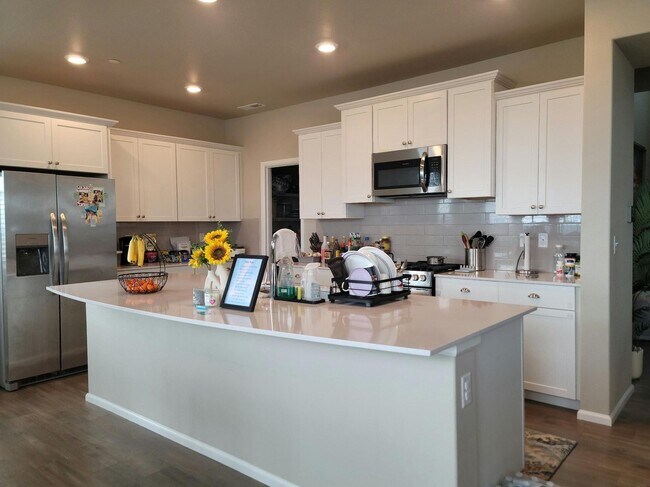 Foto del edificio - 4 Bedroom Home in Soundview Estates!