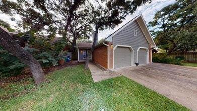 Building Photo - 8713 Clearbrook Trail