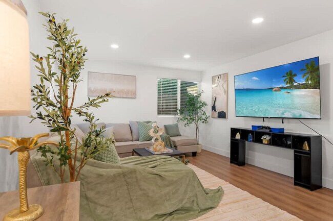 Foto del edificio - 1676 Raynell Way