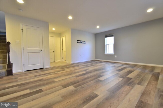 Building Photo - 113 Fritillary Ct