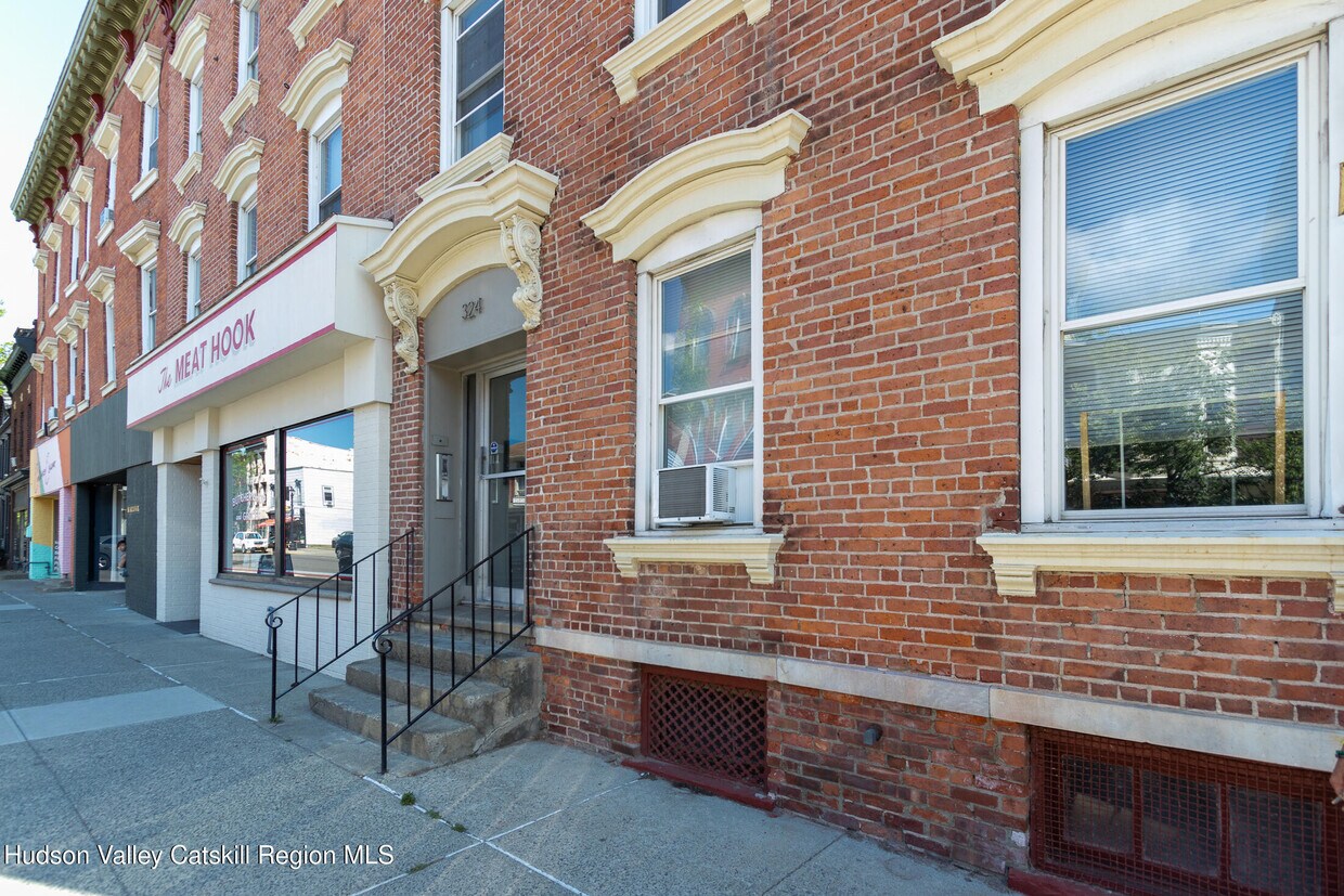 Foto principal - 324 Warren St