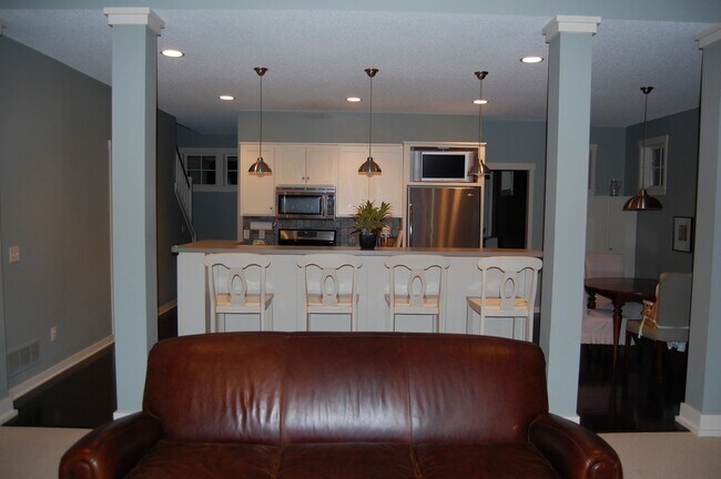 Building Photo - 15822 Drawstone Trail