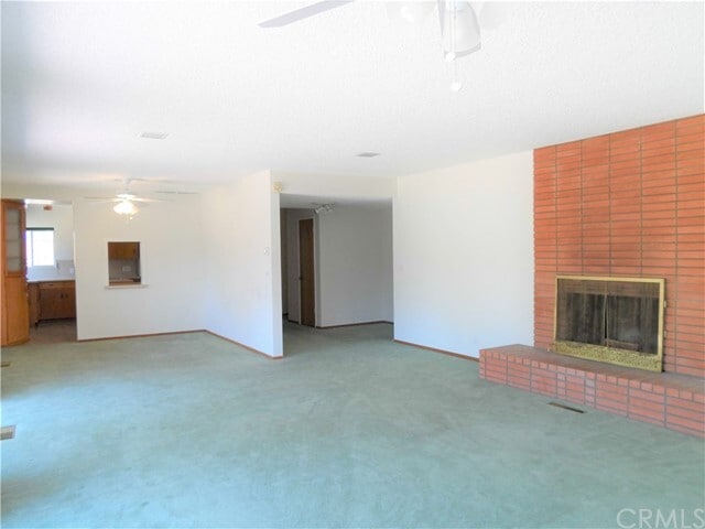 Building Photo - 211 Green Oaks Dr