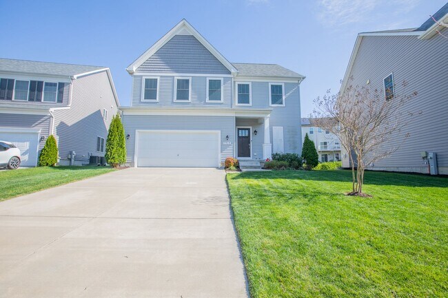 Foto del edificio - Stunning 4 BR/3.5 BA Single-Family Home in...