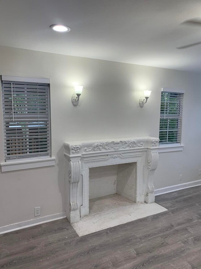 Building Photo - 2607 Spruce Ave