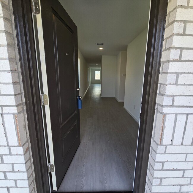 Building Photo - 28751 Texas Plns Dr