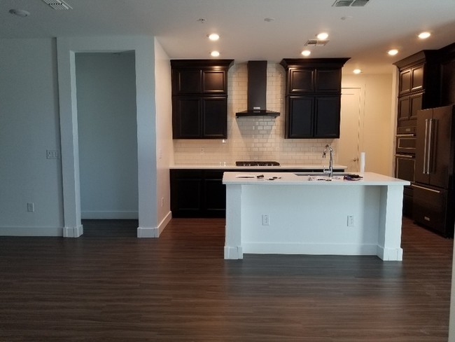 Foto del edificio - AMAZING TOWNHOME IN MCQUEEN AND OCOTILLO