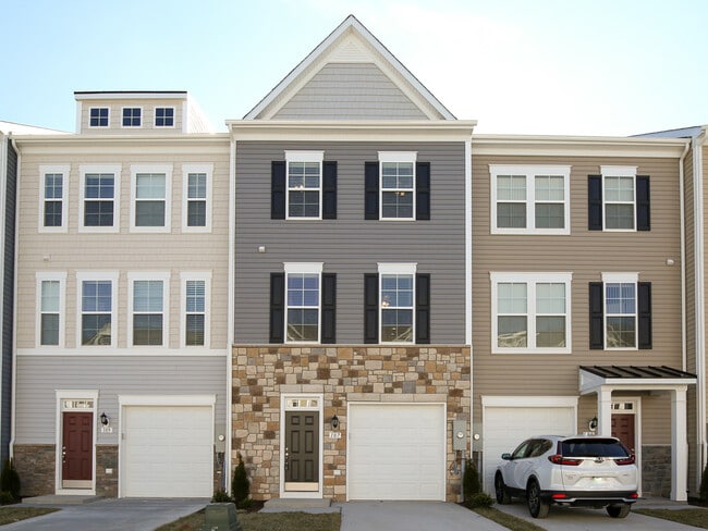 Building Photo - 107 Alderman Way
