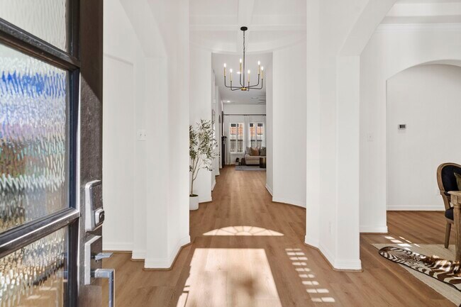 Building Photo - 3011 Manchester Cove