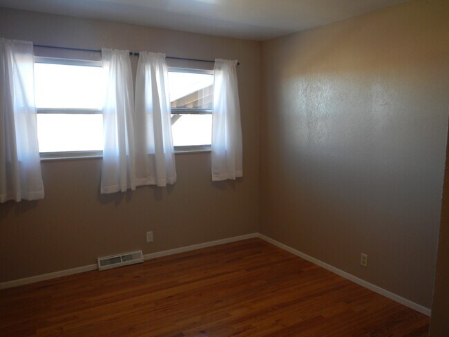 Bedroom #2 - 424 California St