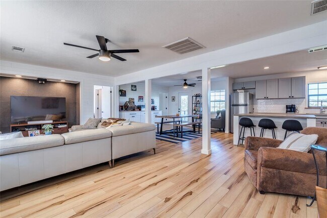 Foto del edificio - 631 Harmon Hills Cove