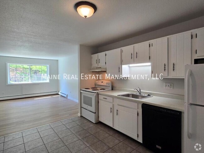 Building Photo - 10 Tall Pines Dr