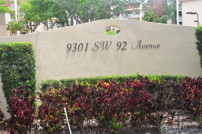 Building Photo - 9301 SW 92nd Ave