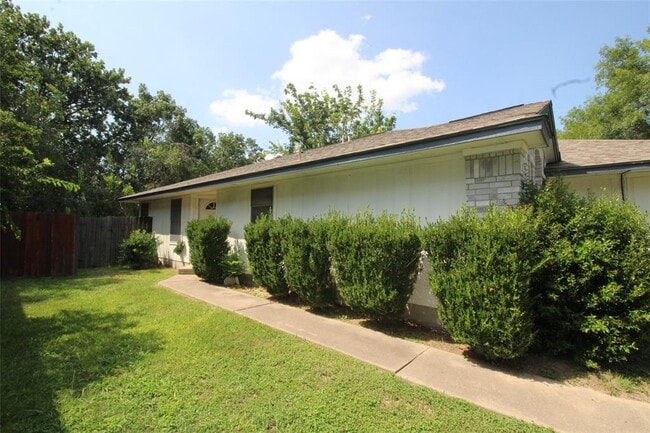 Foto del edificio - 734 Latteridge Dr