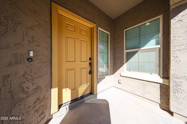 Foto del edificio - 2736 E Mews Rd