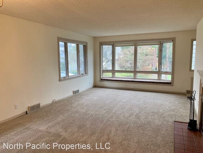 Building Photo - 3 br, 2 bath House - 2576 8th Ave W