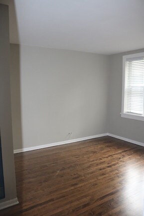 Living room - 938 W 34th St