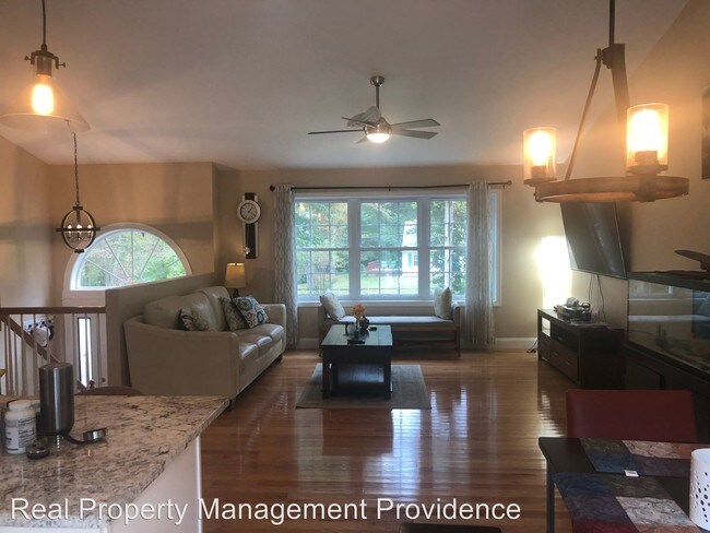 Building Photo - 3 br, 3 bath House - 214 S Pierce Road