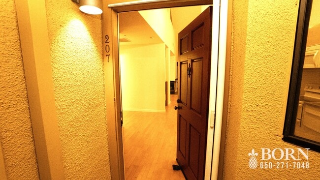 Photo - 939 Laurel St Townhome