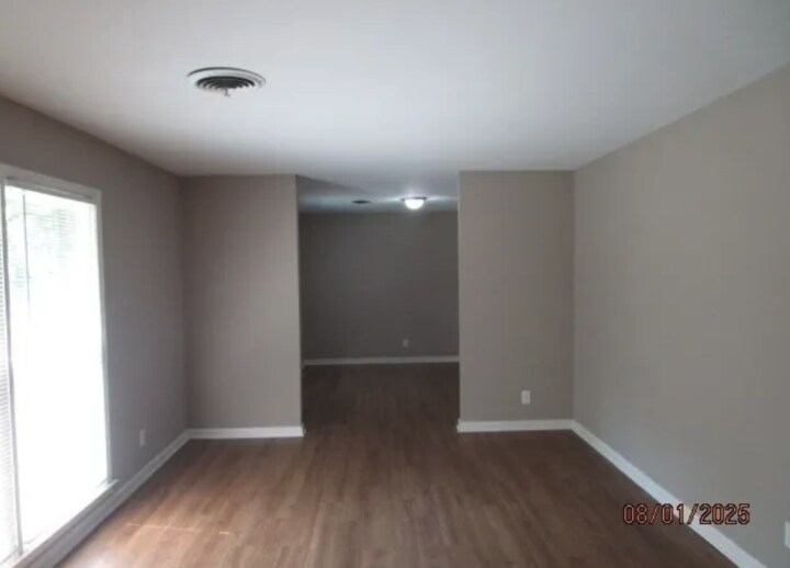 Foto del edificio - 3858 Antoinette Dr