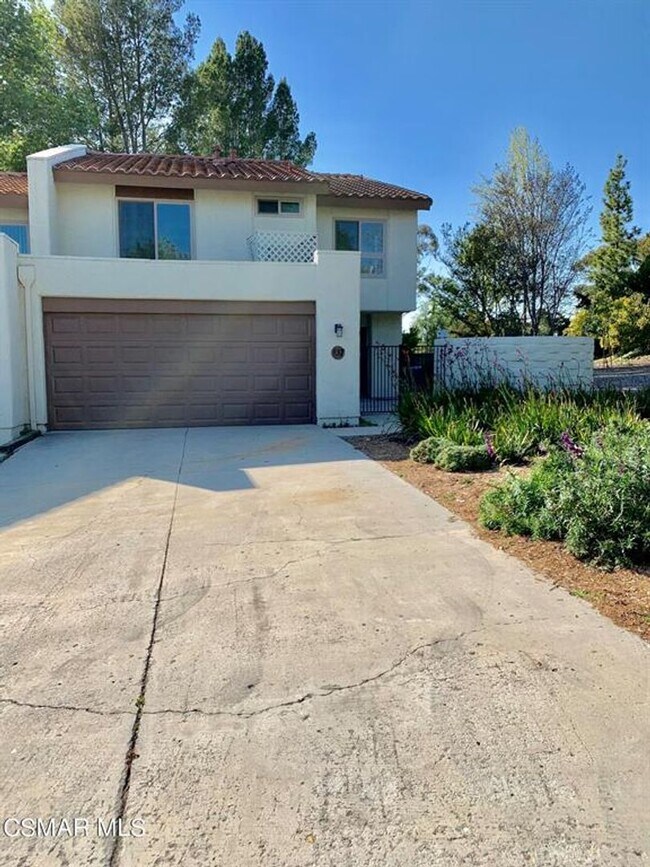 Building Photo - 937 Shadow Lake Dr