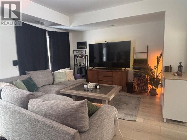 Photo du bâtiment - 258 Hespeler Rd