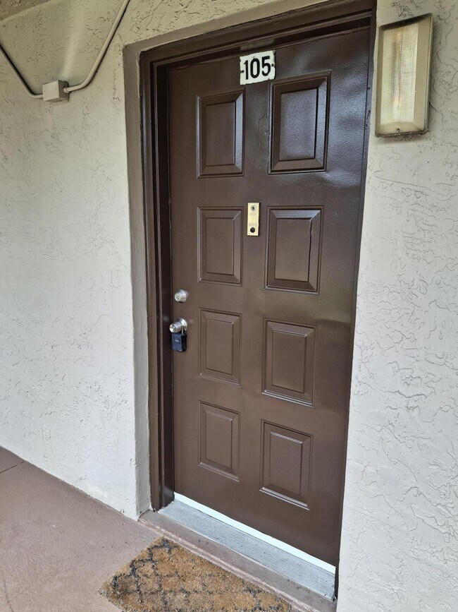 Foto del edificio - 8770 Royal Palm Blvd