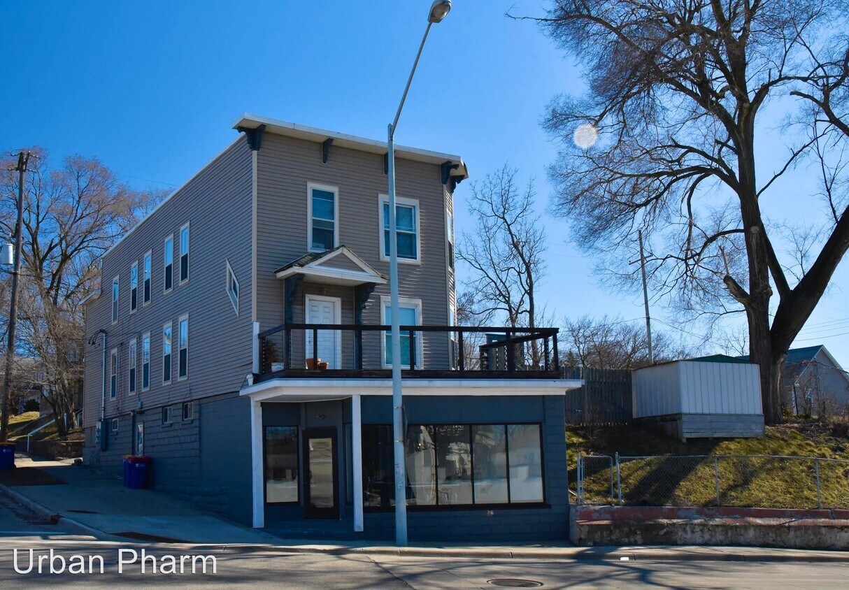 Primary Photo - 1224 Plainfield Ave NE